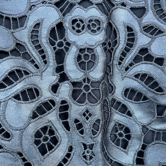 Alice + Olivia 'Penni' black faux leather cap sleeve dress - Picture 4 of 4